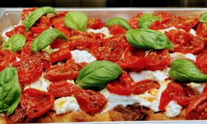 Pizza al taglio pomodorini e burrata